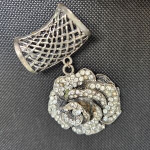 Vintage large rhinestone rose flower Pendant Choker Necklace Silver Rose Pendant